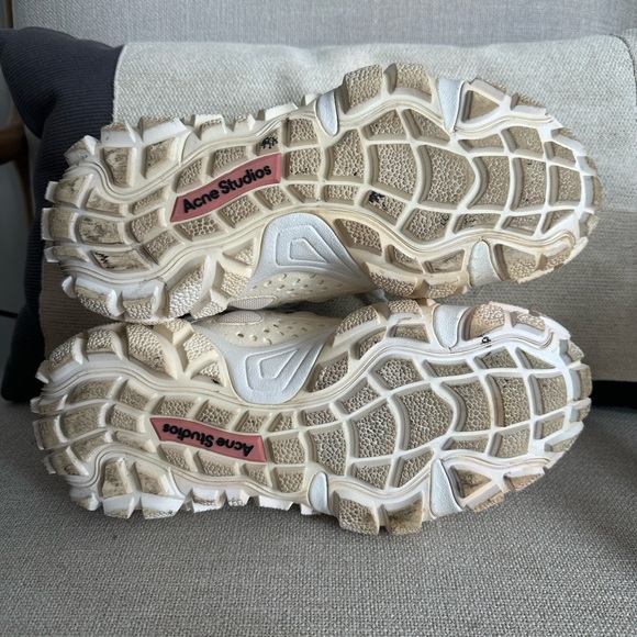 Acne Studios Bolzter Tumbled Sneakers - Picture 5 of 6